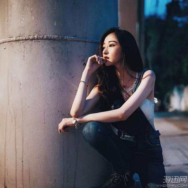 现货白银突破71美元/盎司，日内涨2.84%。